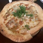 オステリアサンテ - シラスのピザ