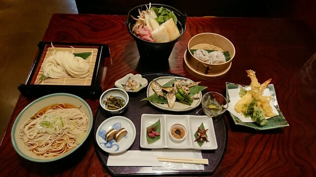 稲庭本舗明治佐助商店 - 四ツ小屋（うどん）