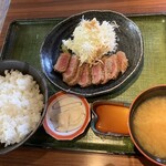 Gyuutontei - 牛カツ定食