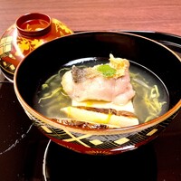京懐石 みのきち 新宿住友店 - お椀　松茸と甘鯛のお椀、菊花葛仕立て　豆富