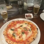PIZZA BORSA - マルゲリータと角切り生ハムのオイル漬け