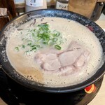 博多一幸舎 - オーソドックスなラーメンをお願いしました