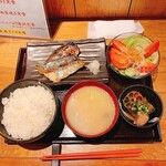 Toramasa - 夜定食1100円。鰆が2枚も！サラダのトマトも大きい！ご飯はこれが普通盛りのようです次回は少なめにしよう。