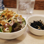 トンテキ食堂8 - ちょっとサラダ(350円)