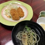 Hoteru Zekkei No Yakata - カキフライ、鯛と魚麺のお吸い物