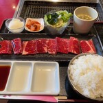 焼肉 名門 - ジューシーカルビ焼セット（950円）