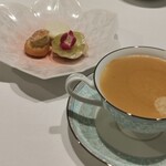 La Vallee d'Or - お茶菓子とコーヒー