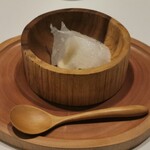 La Vallee d'Or - 牛乳のアイスクリーム　チュイル　泡　フロマージュブランのムース