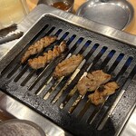 Oosaka Yakiniku Horumon Futago - 上ミノ調理中