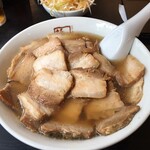 喜多方ラーメン 坂内  - メガ盛焼豚ラーメン