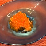 海鮮中国料理黄河 - イクラ　燻製を掛けた琵琶マス　大根