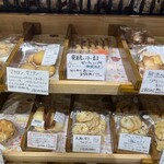 ブーランジェリー コンヴィヴィアリテ - 店頭