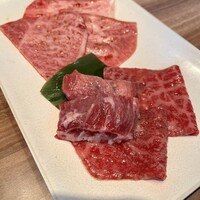 焼肉うしごろ 新宿三丁目店 - 