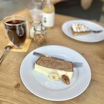 Nicolai Bergmann NOMU - バナナブレッドとホットコーヒー