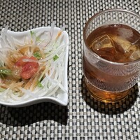 旬菜ステーキ処 らいむらいと - サラダとお茶