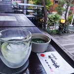 Kamakura Sabou Charin - 日本庭園風になっているテラス席