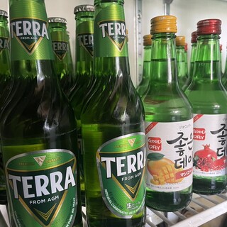 There are also plenty of drinks including Korean beer TERRA and Chilseong cider♪