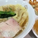 梅華 - 雲呑麺と焼ギョウザ