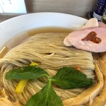 めん処 きよ洲 - キレイに畳まれたふすま入り細麺が美しい！