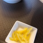 めん処 きよ洲 - 味変用柚子皮！苦味と香りが絶妙！