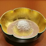 美会 - カノムピアックプーン(パンダンリーフの葛寄せ　小豆のソース)