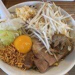 ラーメン ろたす - 2023/09/04
            まぜそば 850円
            ✳︎ニンニク 野菜 アブラ 増し増し