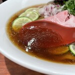 Sammaro - 旨みの昆布水と煮干し、鰹節をコク深いカエシがまとめる絶品スープ