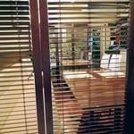 アチェーロ - 店内。開店直後、他のお客様がお見えになる前に撮影しました。