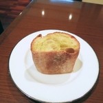 アチェーロ - パンはひと切れ付いてきました。