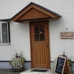 トゥクトゥク  - 店舗正面