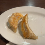 Gyouzaya Shishimaru - 焼き餃子（6個のうち2個）
