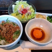 天空焼肉 星遊山 - 鶏そぼろ丼セット