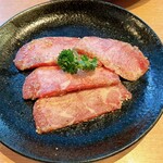 焼肉問屋 牛蔵 - 特タン塩