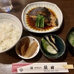 鮪 やきとり須田 - 煮魚定食　とても落ち着く味