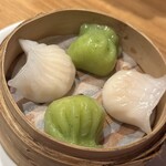 中華バル 藍天 - 海老餃子