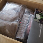 マンノ精肉店 - 梱包