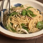 スパークめがね - イカと甘長唐辛子のオイルパスタ