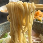 拉麺 阿吽 - 麺リフトアップ