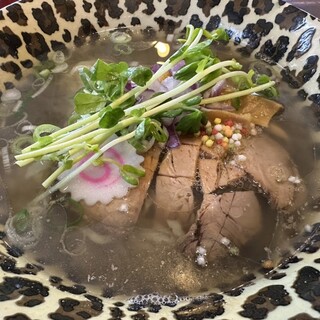 ひょう柄どんぶりの塩ラーメン屋さん一軒目_1