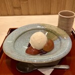 日本料理 かしづき - ルビーロマンとシャインマスカット　もって菊とカシス　紅茶のアイス