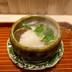 日本料理 かしづき - ジャンボなめこと仙鳳趾の牡蠣のみぞれ鍋