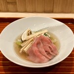 日本料理 かしづき - 伊良湖黒牛　松茸　九条葱のしゃぶしゃぶ