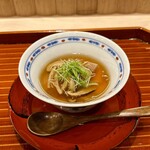 日本料理 かしづき - 気仙沼のフカヒレと松茸の餡の茶碗蒸し
