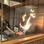 日本料理 かしづき - 藁で燻った鰆