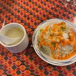 Ganesuji - チキンスープ/サラダ