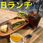 Kono Ka - ベビーリーフ＆鶏肉たっぷりのパニーニ