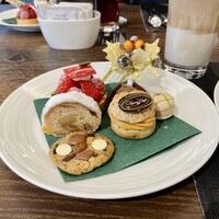 フォルク キッチン オールデイダイニング  - 