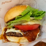 トミーズ - 2023.9 4種チーズの紅白和牛バーガー（880円）長崎和牛を使用