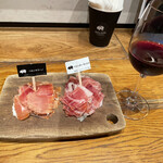 SALON BUTCHER & BEER - 