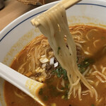 吟醸らーめん 久保田 - 肉味噌ラーメン(持ち上げ)